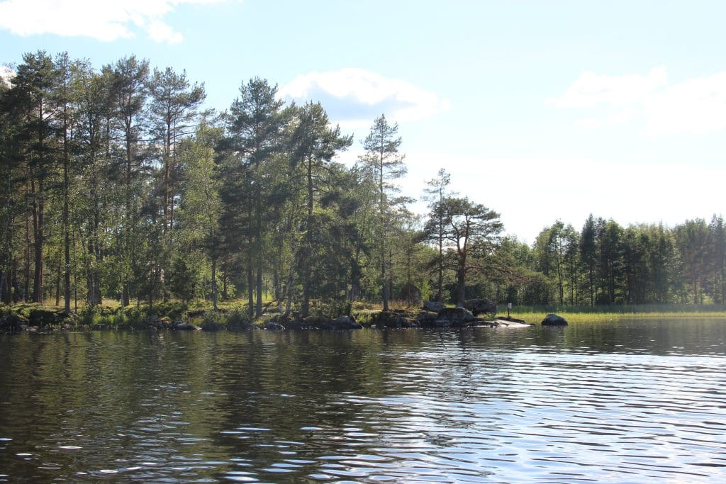 Rantamaisemaa. Aholan mökit Padasjoki.